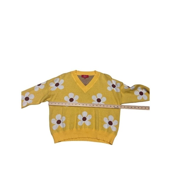 New Net.153 Yellow Floral Daisy cropped sweater sz Medium - Picture 4 of 5